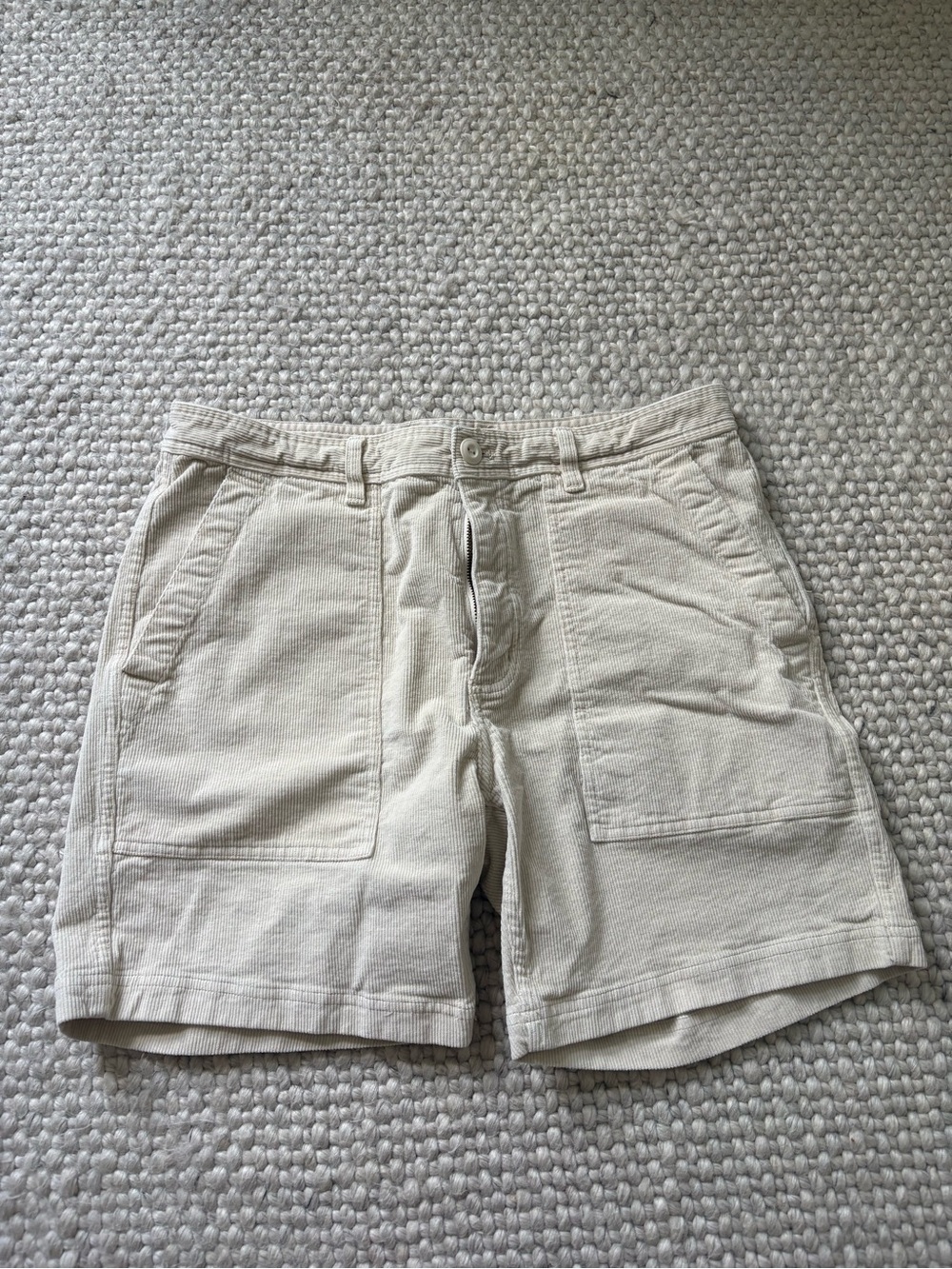 Men's Cream Cargo Shorts with Front Patch Pockets